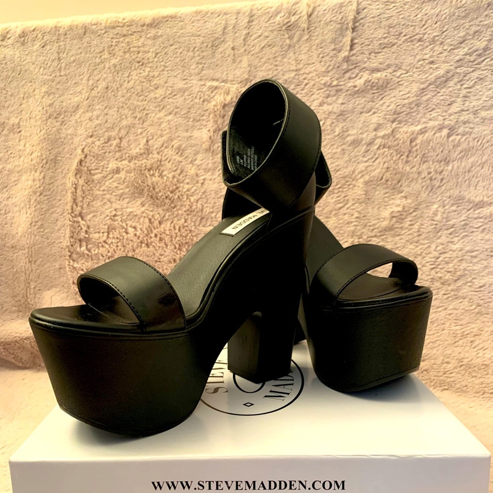 Platform sandals